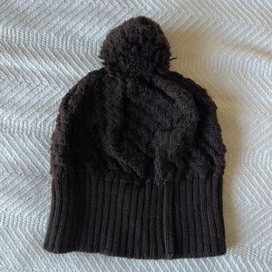 Merino wool knit hat with pompom